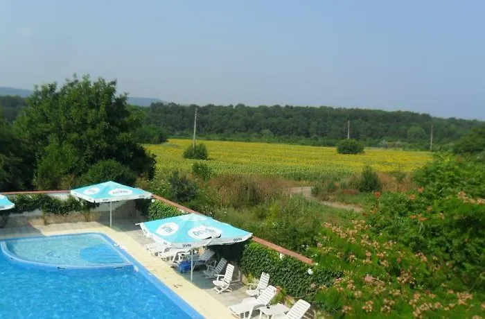 Chinara Case de vacanță